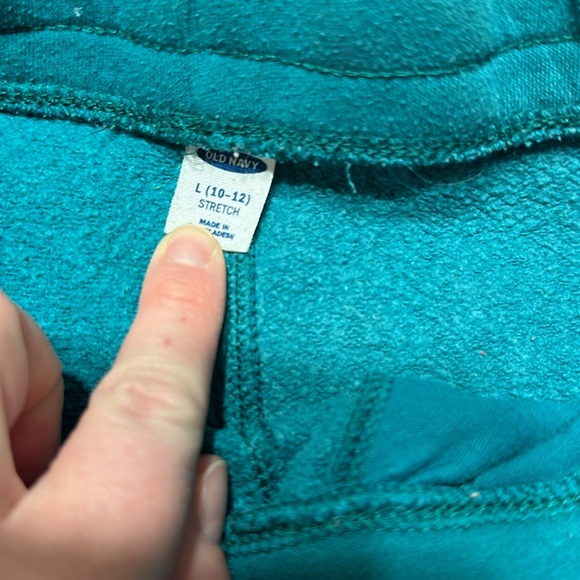 10/$10 old navy sweat shorts 10-12 large - Picture 3 of 3